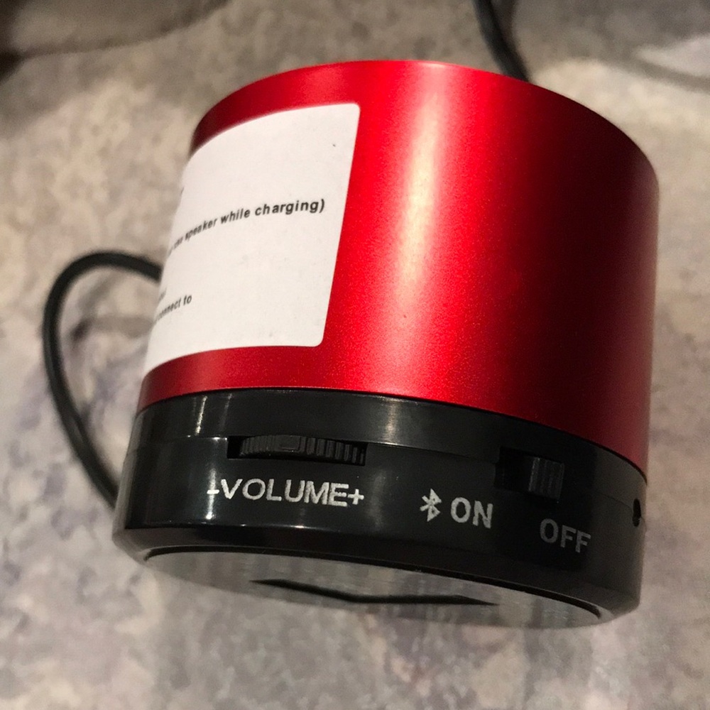 NWOT! Red Bluetooth Speaker